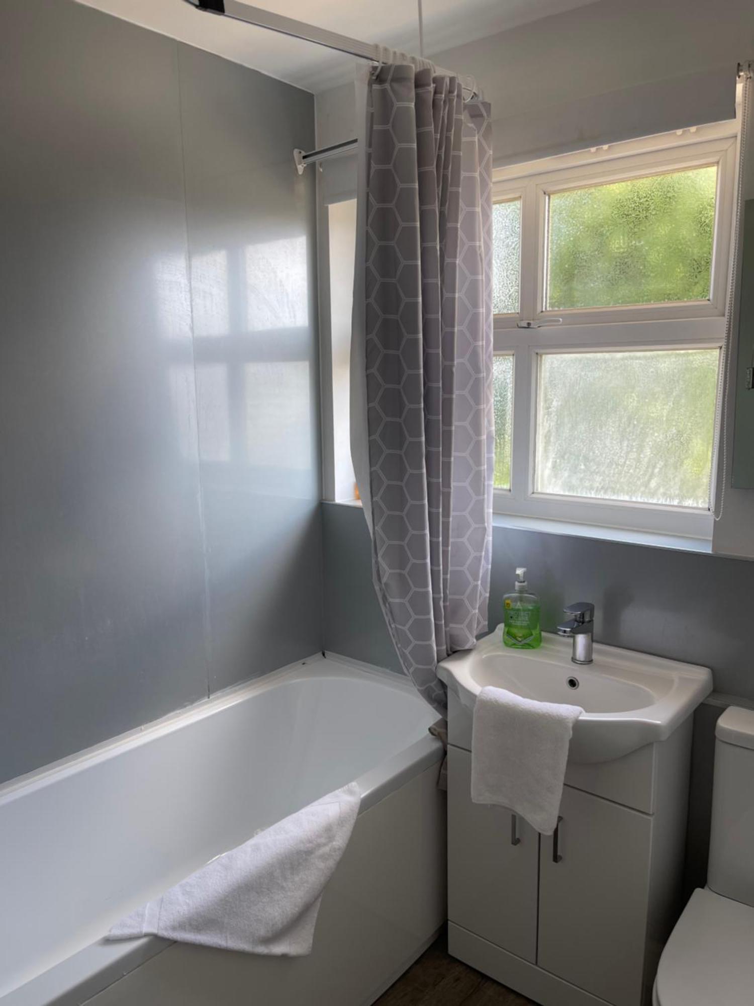 House Number 4 Sleeps Up To 4 With Smart Tvs In Every Room Wellington  Exterior photo